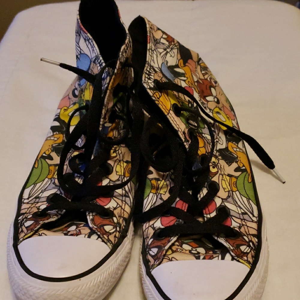 Looney toon converse
